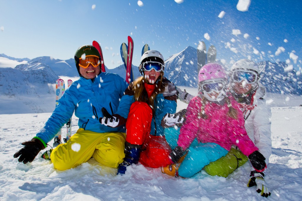 esquiar con niños, estaciones de esqui para niños, esquiar en familia, nieve niños 
