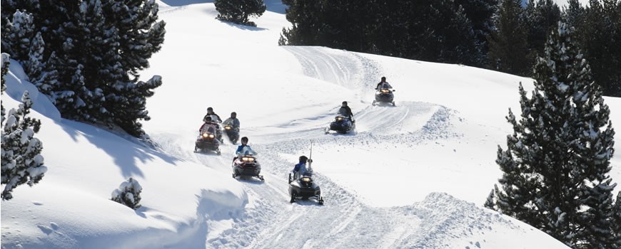 motos de nieve, niños, baqueira, planes con niños, esquiar con niños 