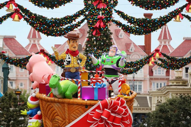 Disneyland París en Navidad con niño de 2 años – La Mamá de Tití